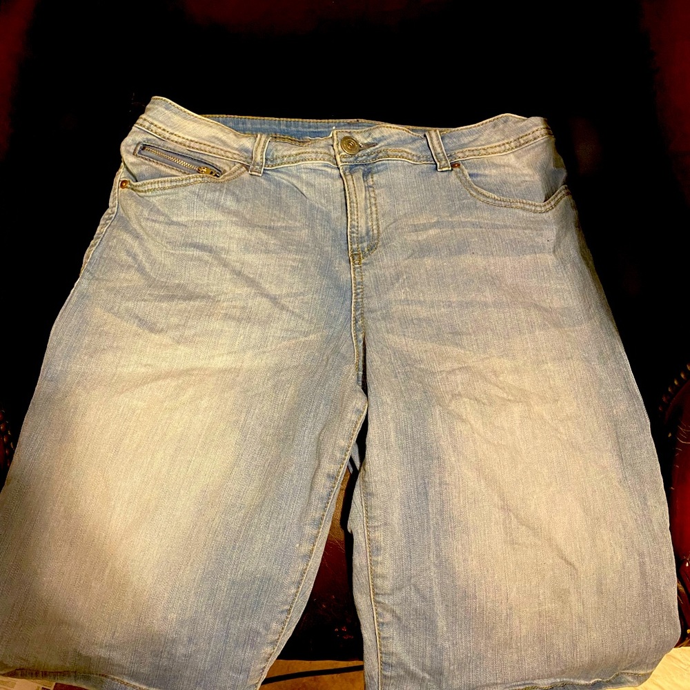 INC size women’s 14 denim shorts